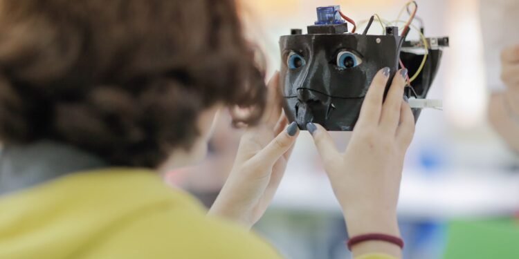 Rovira impulsa la integración de la Inteligencia Artificial en la Educación