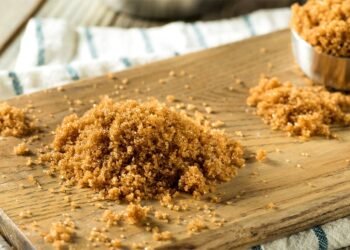 La provincia fomenta la producción de azúcar rubio artesanal