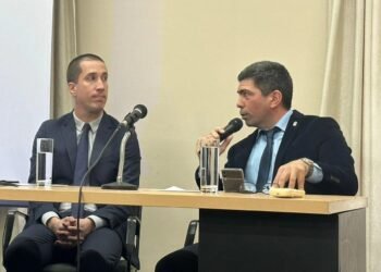 Lorenzetti y Juez de la Corte misionera dictaron una cátedra ambiental en Posadas