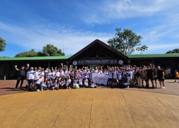 Alumnos misioneros destacados en el Móvilfest recorrieron las Cataratas del Iguazú