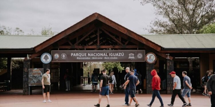 Oficializaron la tasa turística a extranjeros en Misiones