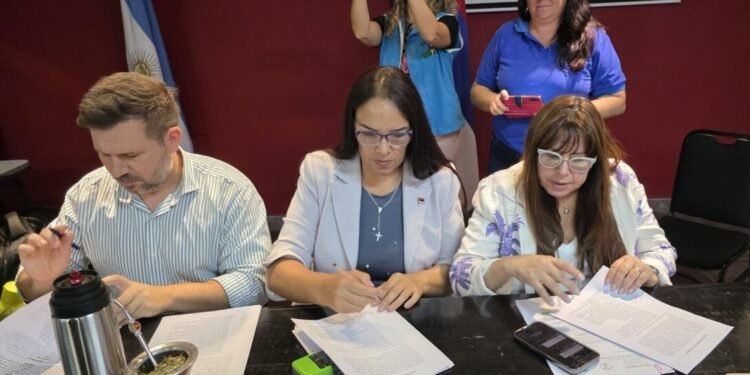 La Provincia y los gremios docentes acordaron un nuevo aumento salarial