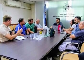 En una reunión de esta mañana, los productores yerbateros reclamaron precios justos y un presidente para el INYM