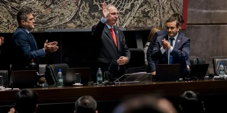 “Un Estado suficiente promueve el desarrollo de un mercado vigoroso para que crezca y genere empleos”