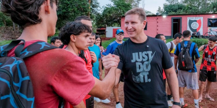 Sebastián Macías: “No se trata de buscar al nuevo Messi, sino de generar espacios de contención”