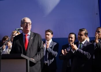 Acto por el Día de la Independencia: Passalacqua brindó un emotivo discurso e hizo un llamado a toda la sociedad