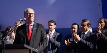 Acto por el Día de la Independencia: Passalacqua brindó un emotivo discurso e hizo un llamado a toda la sociedad