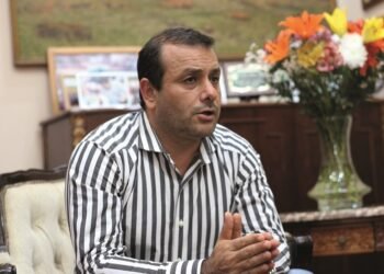 Oscar Herrera Ahuad enfrenta a los que promueven el desfinanciamiento de la salud misionera