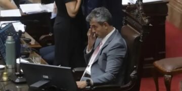 Milei evalúa seriamente el veto del presupuesto 2026, tras la jugada de seis gobernadores que debilitó la herramienta central del Gobierno