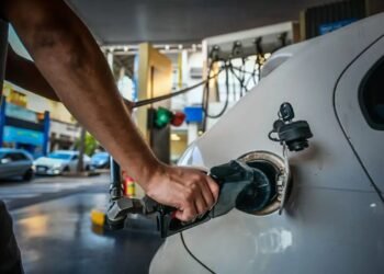 El Gobierno nacional aplica otra suba a los impuestos a los combustibles: impactará en la nafta y el gasoil desde febrero