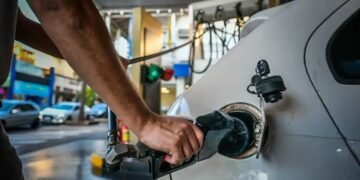 El Gobierno nacional aplica otra suba a los impuestos a los combustibles: impactará en la nafta y el gasoil desde febrero