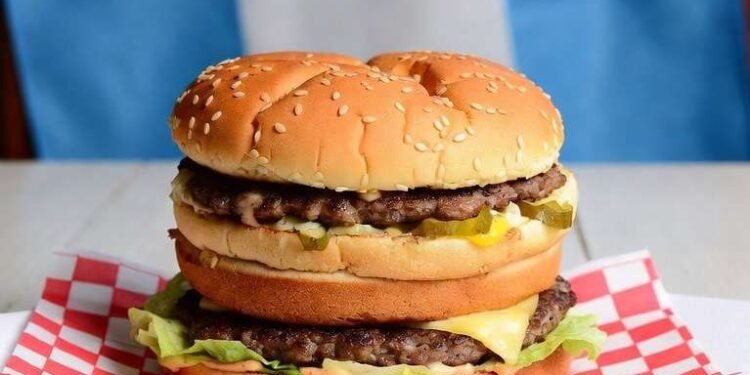 El Índice Big Mac revela que comer una hamburguesa es más caro en la Argentina que en EEUU