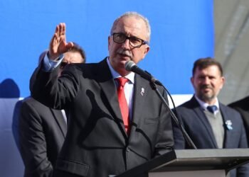 Passalacqua elimina más de 114 cargos jerárquicos y arranca un plan de rediseño del Ejecutivo de 90 días