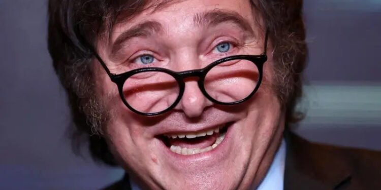 Afuera el presentismo: el Gobierno nacional elimina el plus y estatales perderán hasta $150.000