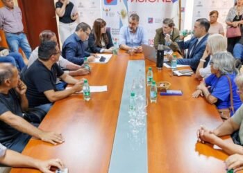 Gobierno provincial y gremios de Salud Pública acordaron aumentos salariales