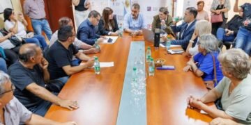 Gobierno provincial y gremios de Salud Pública acordaron aumentos salariales