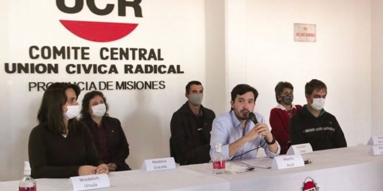 El exradical Martín Arjol difunde video del 24 de marzo de la Casa Rosada que contiene críticas a Alfonsín