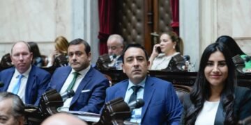 Obras viales, saneamiento y economías regionales: la respuesta de Adorni a los reclamos de los diputados de Encuentro Misionero