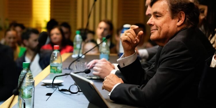 Justicia más rápida y transparente: Rovira anunció la reforma del Código Procesal Penal